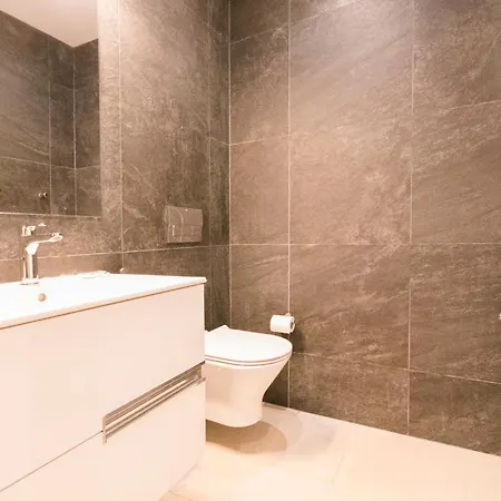 Apartment Signature Penthouse With Jacuzzi And Sauna And 4 Bedrooms *